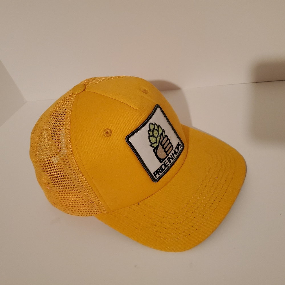 Pesca muerta trucker hat